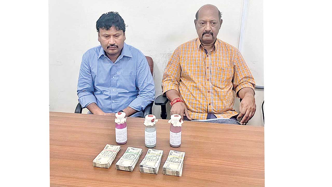 ఏసీబీకి చిక్కిన సీఐ, ఎస్సై