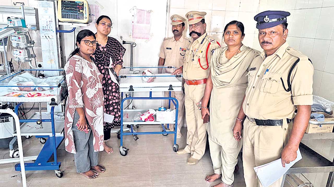 పది రోజుల పసికందును వదిలి వెళ్లిన తల్లి