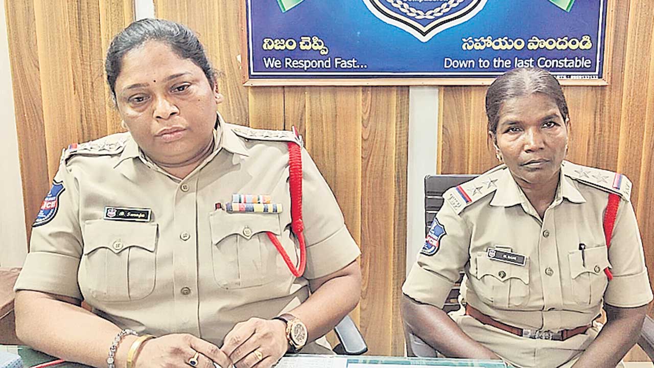 సీఐ, ఎస్సై సస్పెన్షన్‌