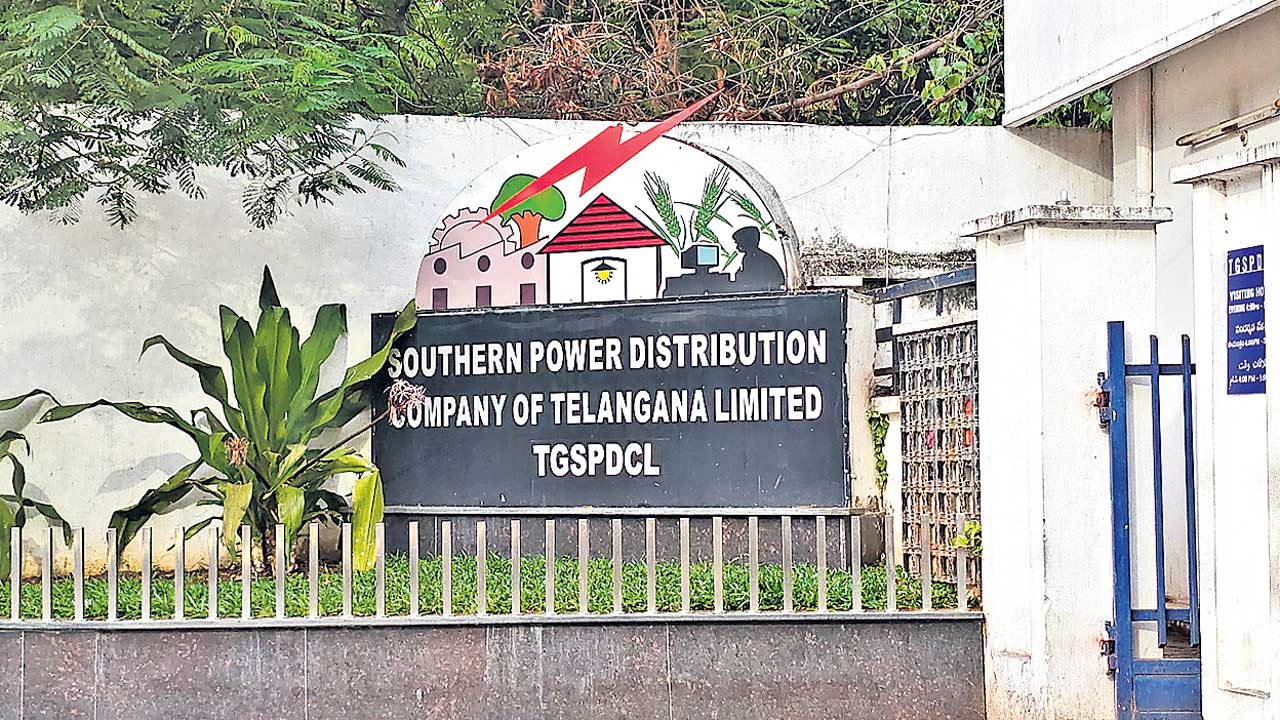 బదిలీలపై రచ్చ!