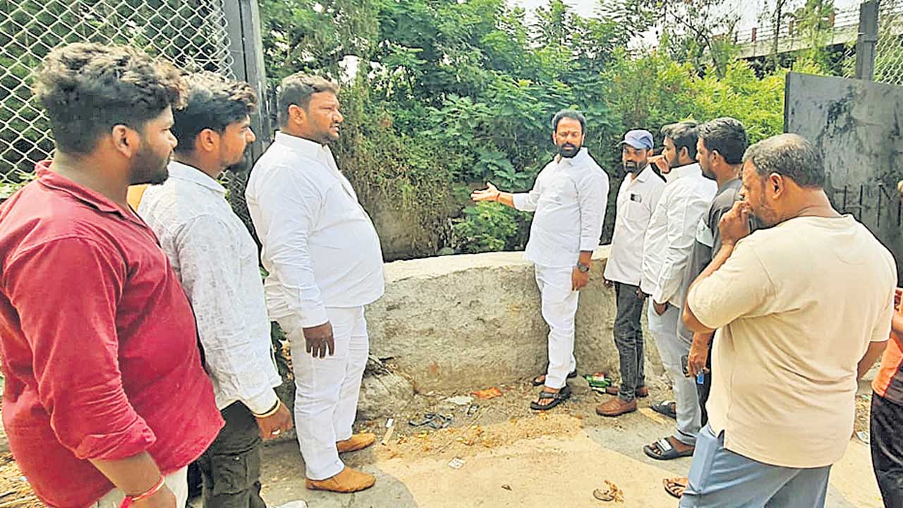 కాంగ్రెస్‌ పాలనలో పారిశుధ్యం అస్తవ్యస్తం