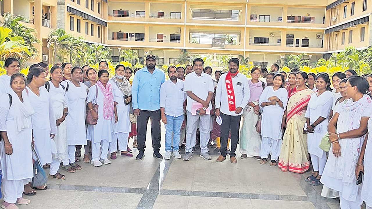 జీతాల్లో కోత