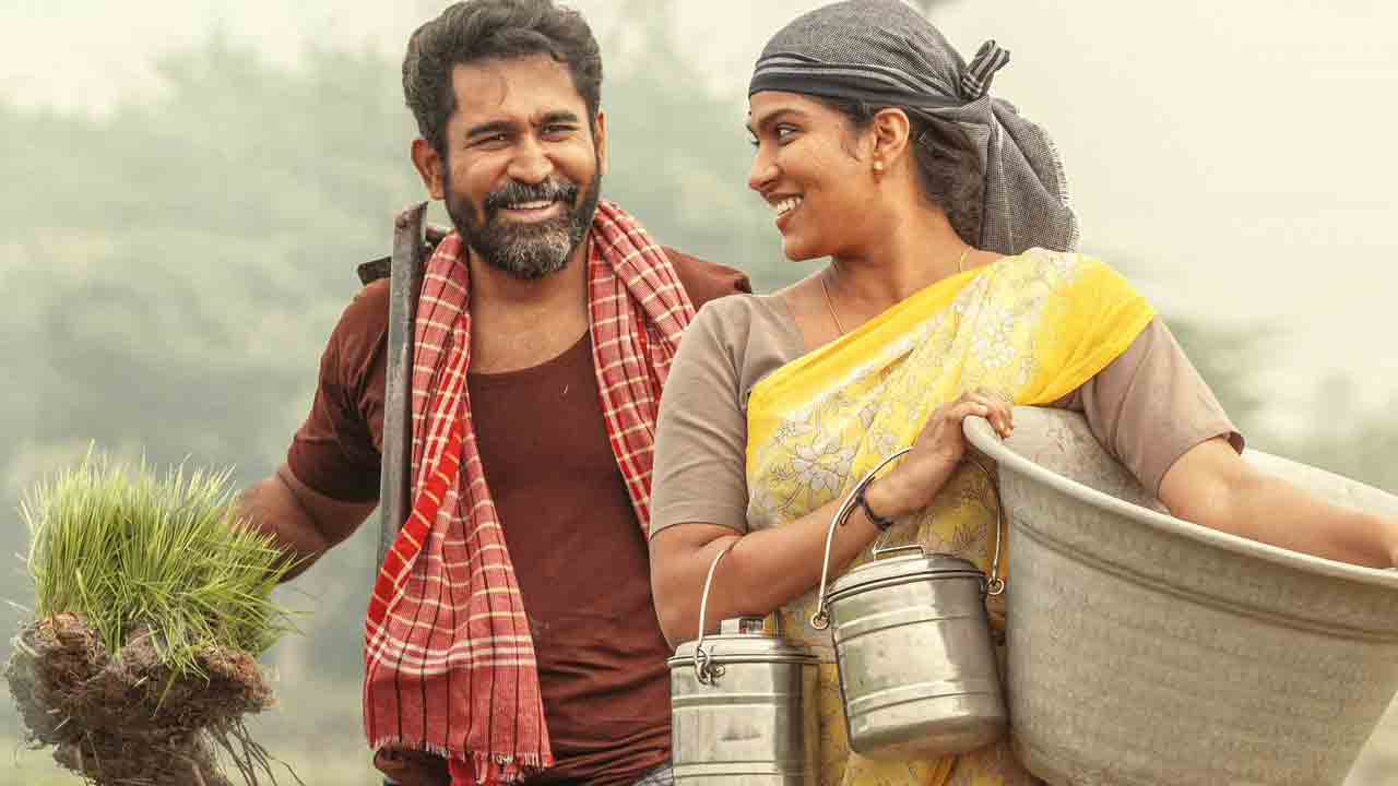 Vanda Devullu | వంద దేవుళ్లు సాంగ్‌.. విజయ్‌ ఆంటోనీ, స్వాసిక ‘ఇది కలనో’ సాంగ్‌