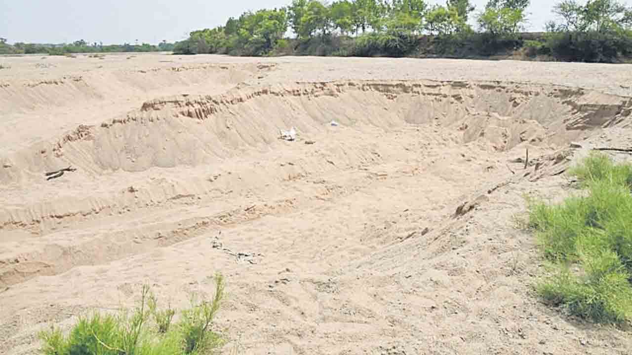 పెద్దవాగుకు పెద్దమోసం