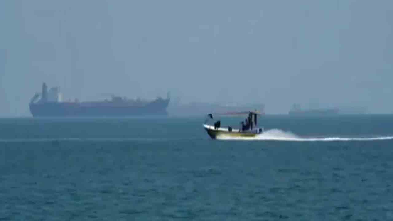 Indian tankers attacked | ‘హార్ముజ్‌లో వెళ్లేందుకు అనుమతి ఇచ్చారు, ఇప్పుడు   కాల్పులు జరుపుతున్నారు’.. ఇరాన్‌ నేవీతో భారత ట్యాంకర్‌ కెప్టెన్‌