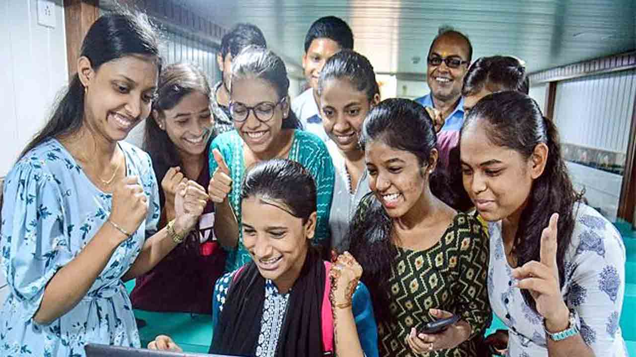 బాలికలదే హవా