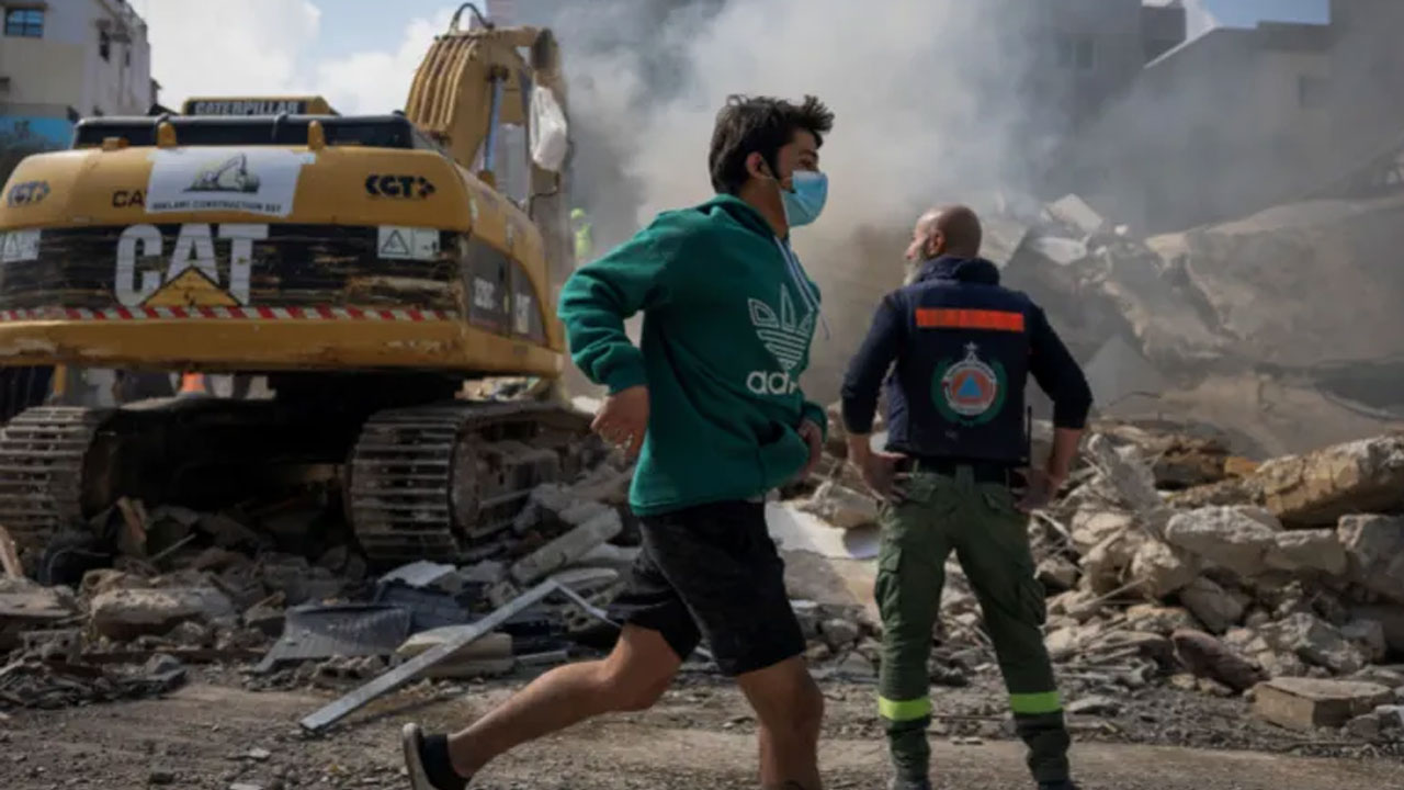 Israel attack | లెబనాన్‌లోని హెజ్బొల్లా స్థావరాలపై ఇజ్రాయెల్‌ దాడి.. 250 మందికిపైగా మృతి