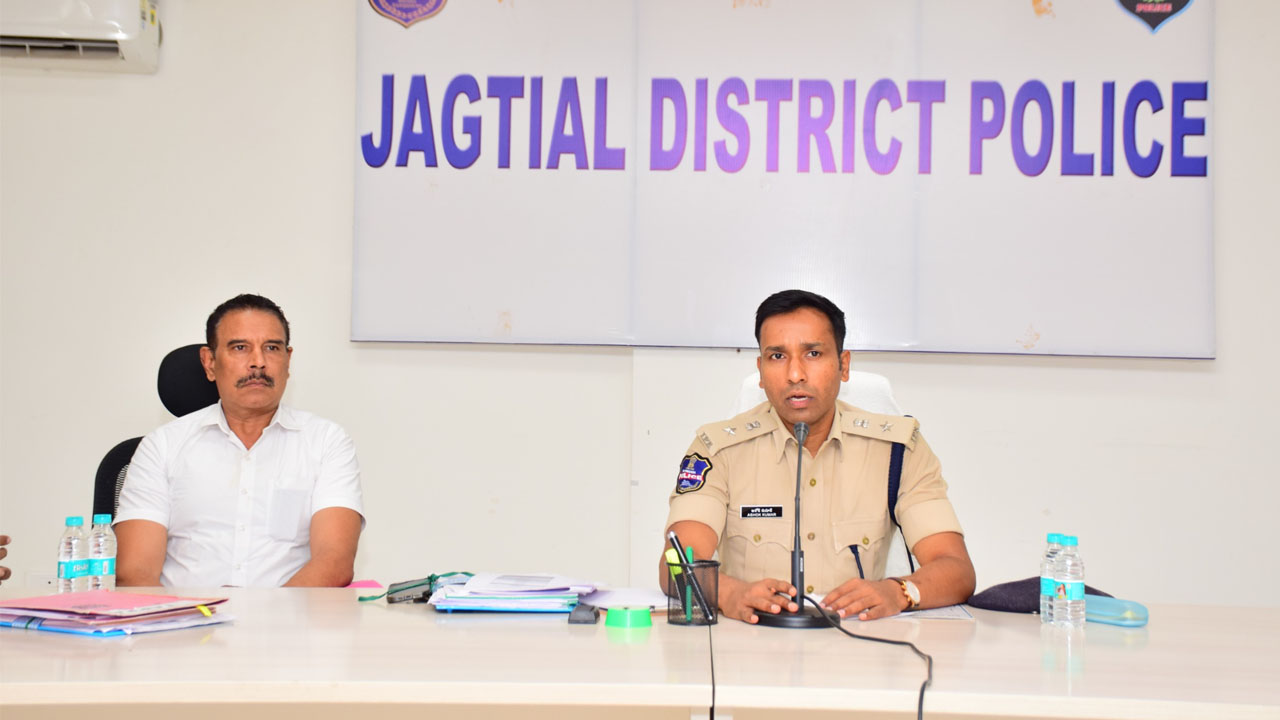 SP Ashok Kumar | నేరాల నియంత్రణతో పాటు త్వరితగతిన ఛేదించాలి : ఎస్పీ అశోక్ కుమార్