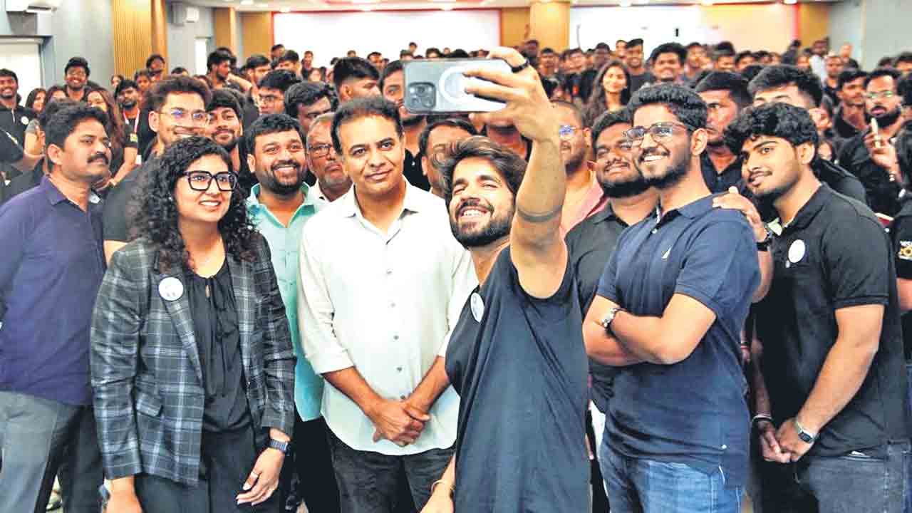 దేశ నిర్మాణంలో యువత చేంజ్‌ మేకర్స్‌గా ఎదగాలి