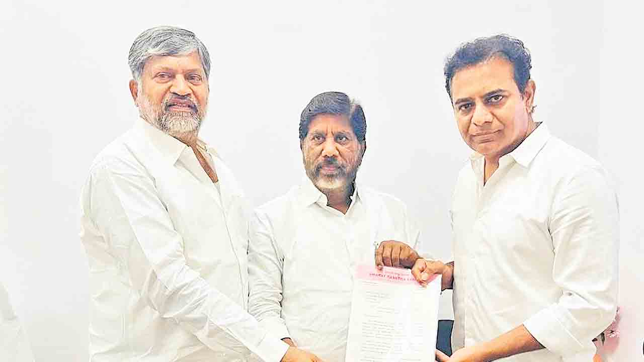 కేటీఆర్‌ కృషితో మరమగ్గాలకు ఊరట.. ఎట్టకేలకు క్యాటగిరీ-4లోకి మార్పు