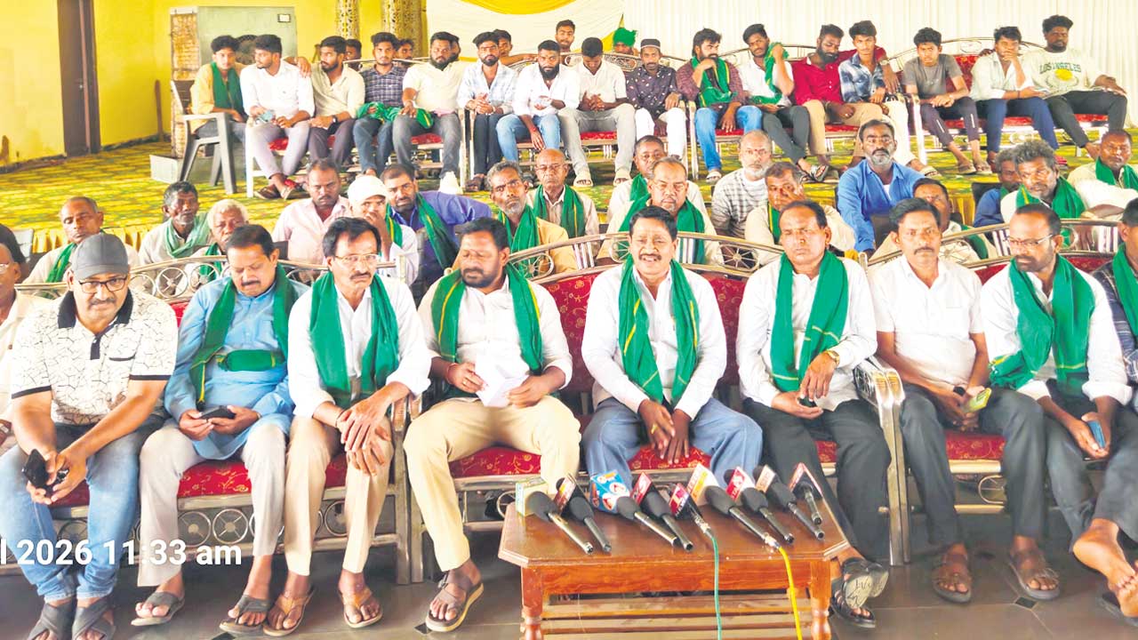 కాంగ్రెస్‌లో ముసలం