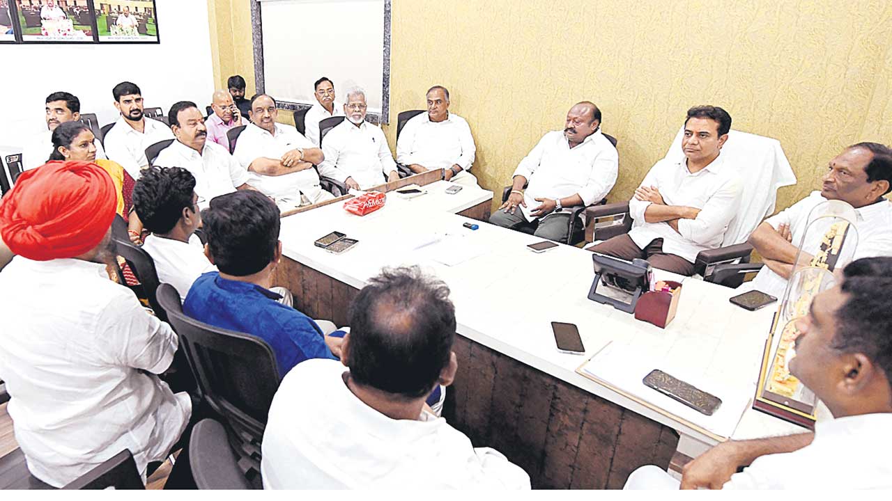 కేసీఆర్‌ సభను విజయవంతం చేయాలి