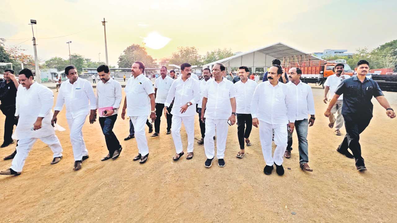 రేవంత్‌రెడ్డివి డైవర్షన్‌ పాలిటిక్స్‌