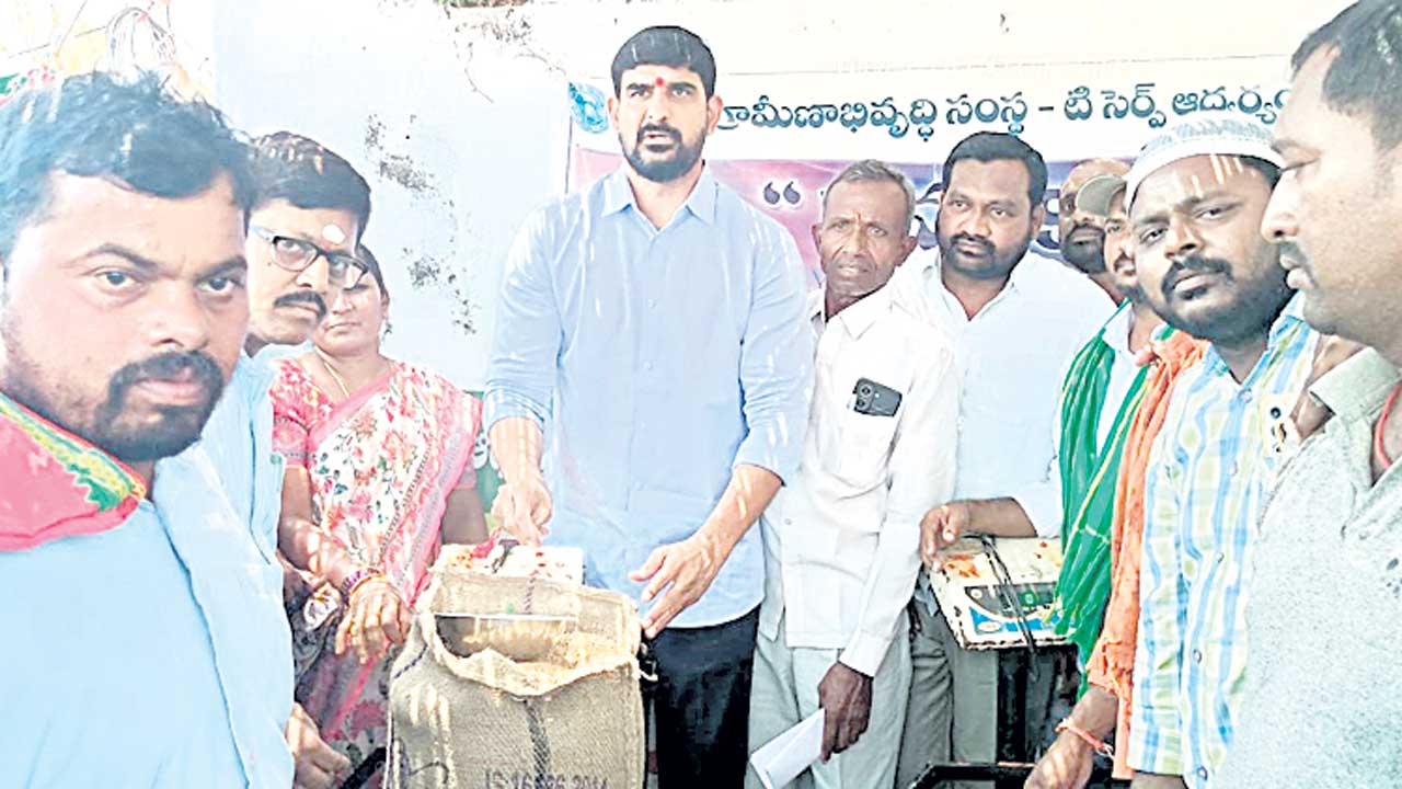 రైతులను గోస పెట్టవద్దు