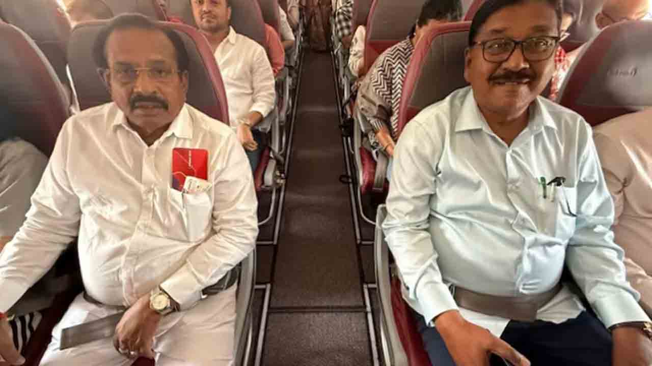 Karnataka Congress MLAs | కర్ణాటక కాంగ్రెస్‌లో పదవుల పందేరం.. ఢిల్లీకి 30   మంది ఎమ్మెల్యేలు