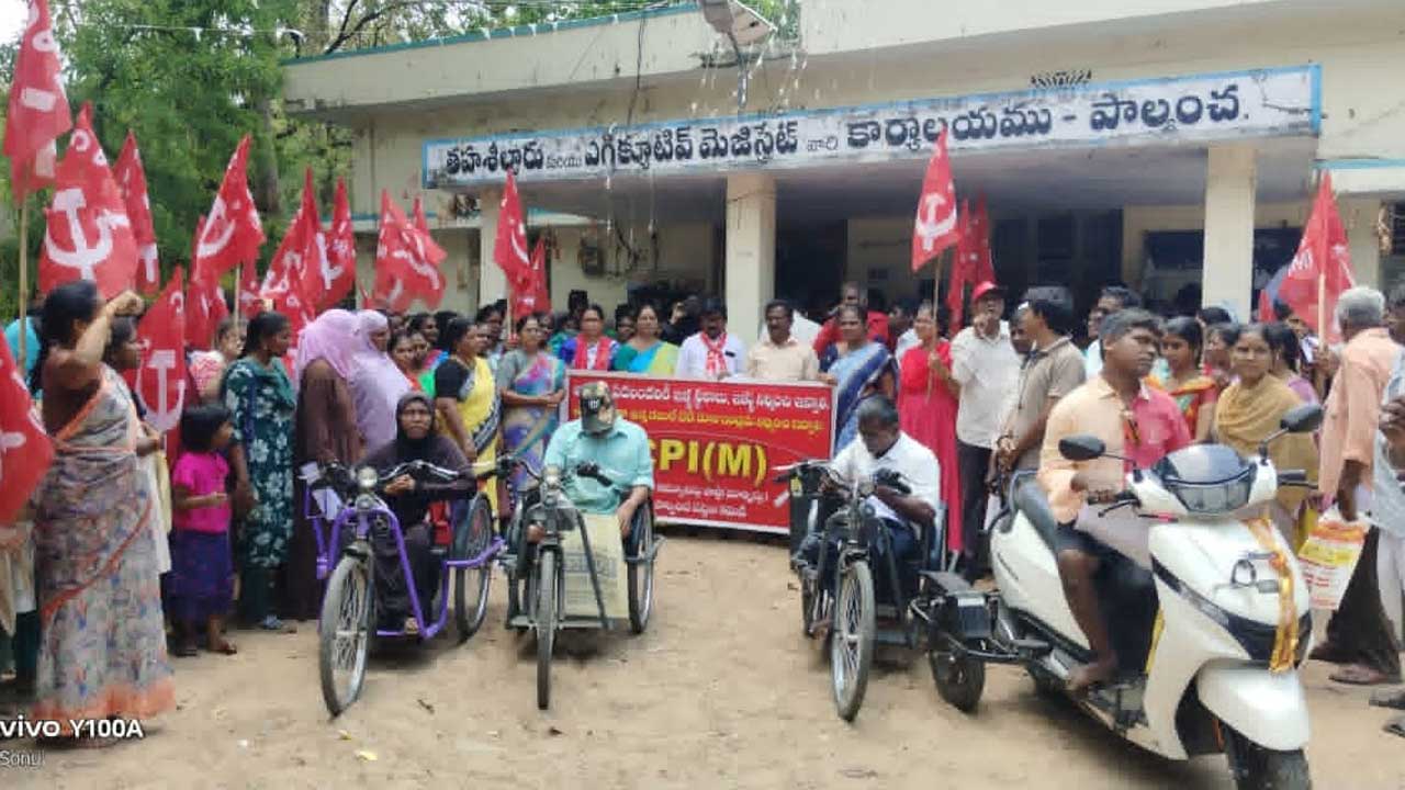 డబుల్‌ బెడ్‌రూం ఇండ్లు కేటాయించండి