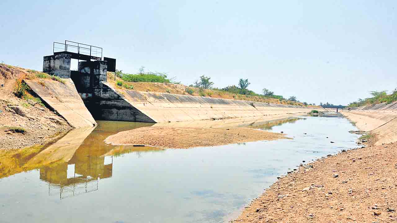 కోట్లు కొల్లగొట్టేందుకే కొడంగల్‌ ఉత్తి పోతలు!