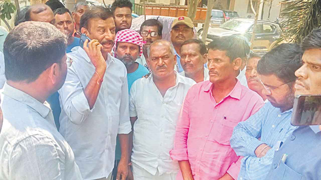 రైతులకు యాప్‌ కష్టాలు