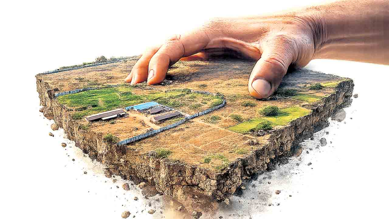 బీఆర్‌ఎస్‌ది భూ రక్షణ.. కాంగ్రెస్‌ది భక్షణ