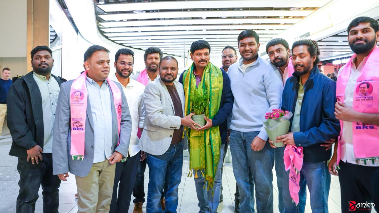 Grand Welcome | లండన్‌లో మాజీ ఎంపీ జోగినపల్లి సంతోష్ కుమార్‌కు ఘన స్వాగతం