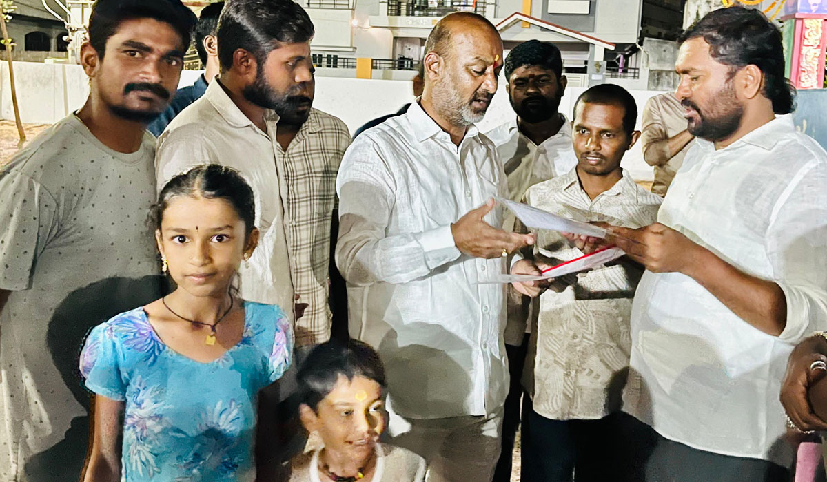 Manohar Reddy | కొలనూరులో కాగజ్‌నగర్‌ ఎక్స్‌ప్రెస్‌ను ఆపాలని కేంద్రమంత్రి బండికి వినతి