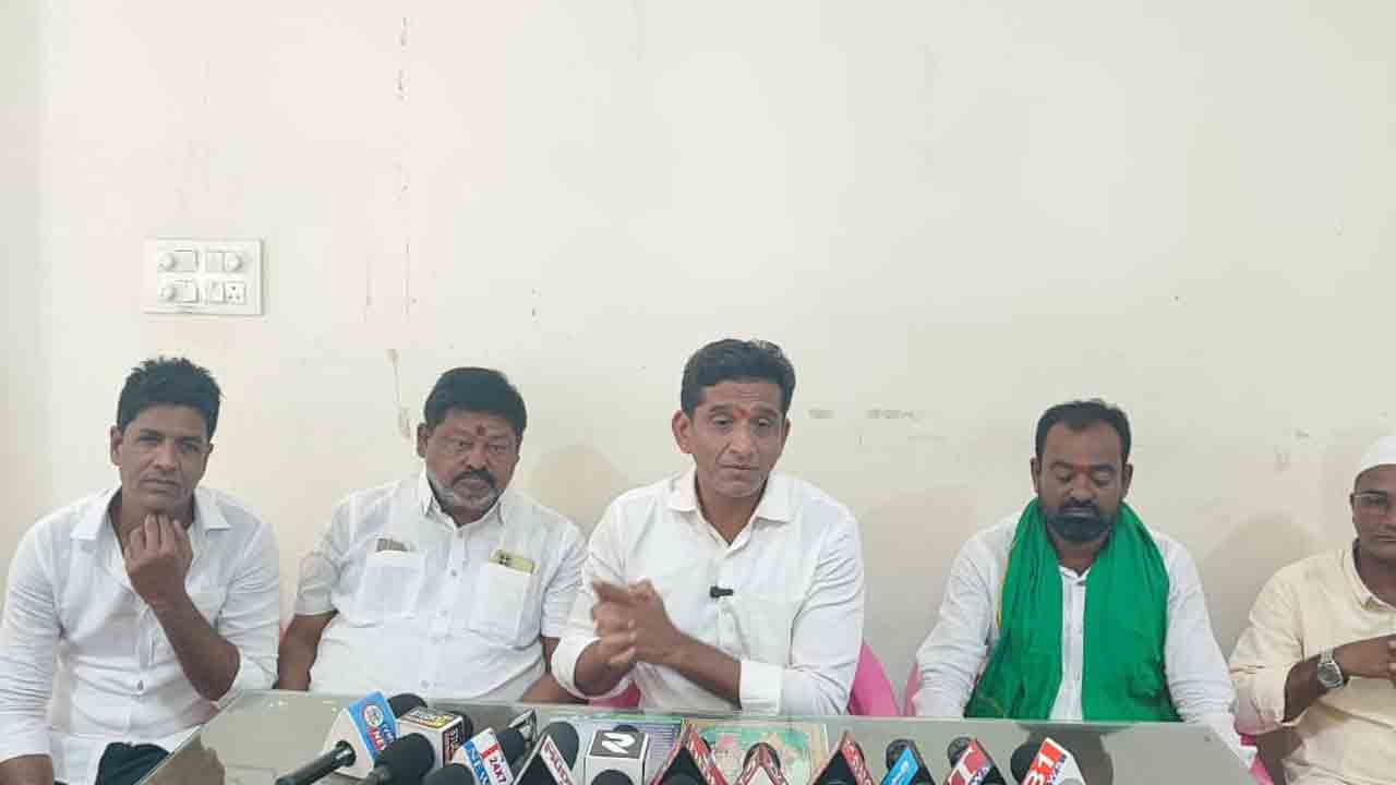 MLA kalvakuntla sanjay | కేసీఆర్‌కు పేరు వస్తుందని సీఎం రేవంత్ రెడ్డి కుట్రలు.. హైకోర్టు తీర్పుతోనైనా బుద్ధి మారాలి : ఎమ్మెల్యే డాక్టర్ సంజయ్ కల్వకుంట్ల