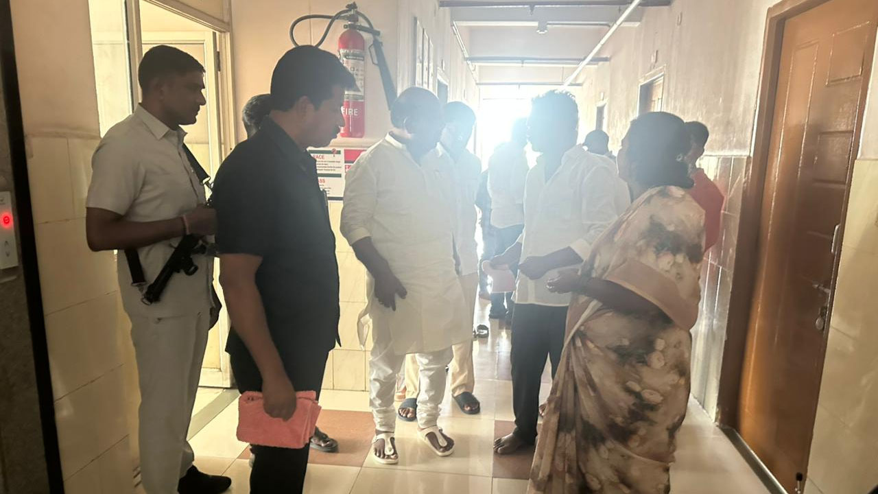 MLC Madhusudhanachari | మేడారం ఘటనపై మంత్రులు రాజీనామా చేయాలి : ఎమ్మెల్సీ మధుసూదనాచారి