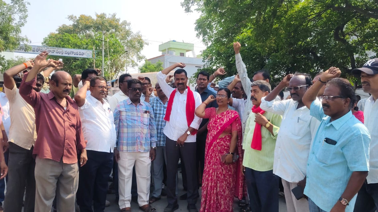 RTC Strike | ఆర్టీసీ కార్మికుల సమ్మెకు ప్రభుత్వమే బాధ్యత వహించాలి : ఎమ్మెల్సీ నెల్లికంటి సత్యం