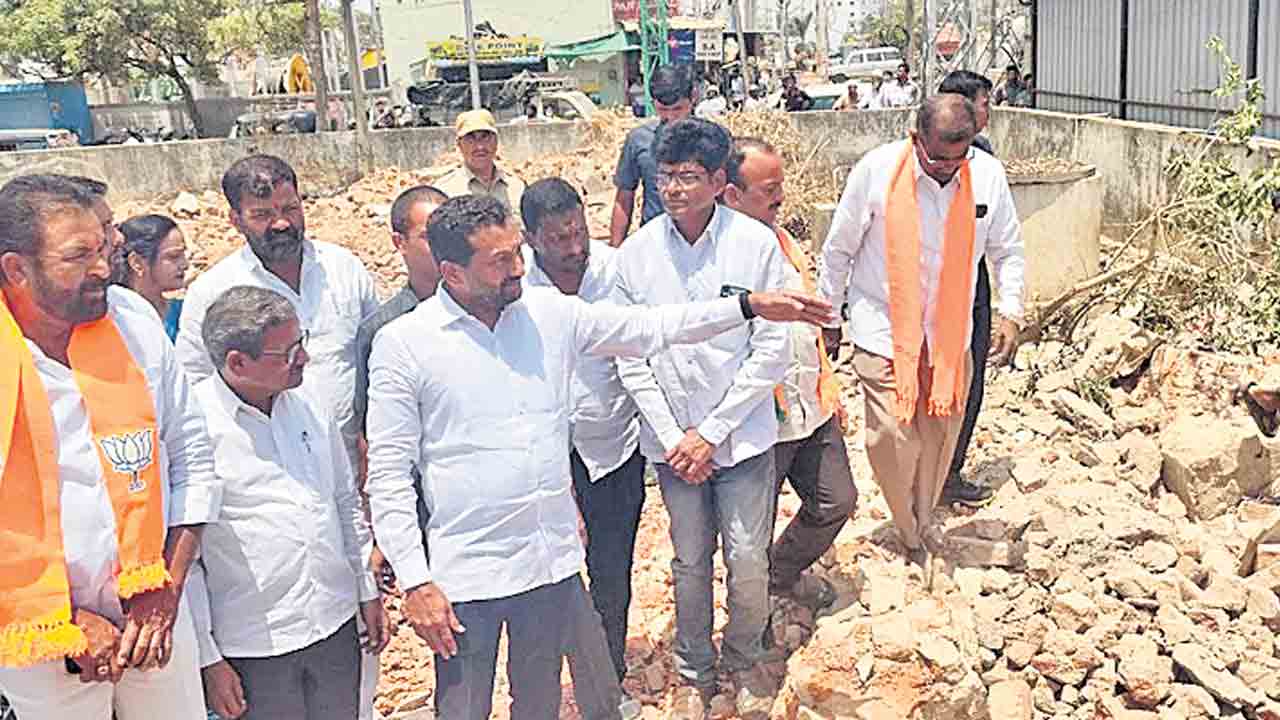 కాంగ్రెస్‌ పాలనలో భూకబ్జాలు