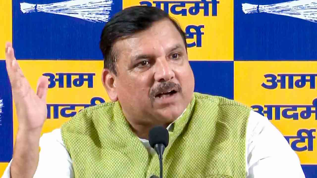 ఆ రెబల్‌ ఎంపీలపై వేటు వేయండి.. రాజ్యసభ చైర్మన్‌కు ఆప్‌ విజ్ఞప్తి