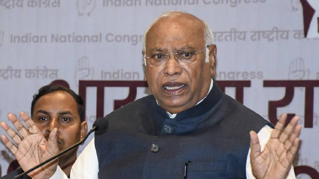 Mallikarjun Kharge | మహిళా రిజర్వేషన్ బిల్లుకు వ్యతిరేకం కాదు.. డీ లిమిటేషన్ బిల్లును వ్యతిరేకిస్తాం : మల్లికార్జున ఖర్గే