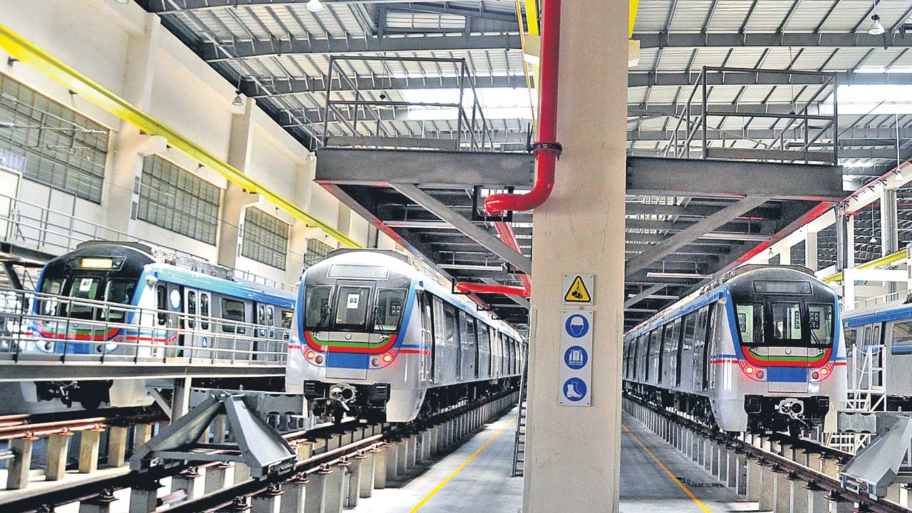 మెట్రో టేకోవర్‌పై తర్జనభర్జనలు