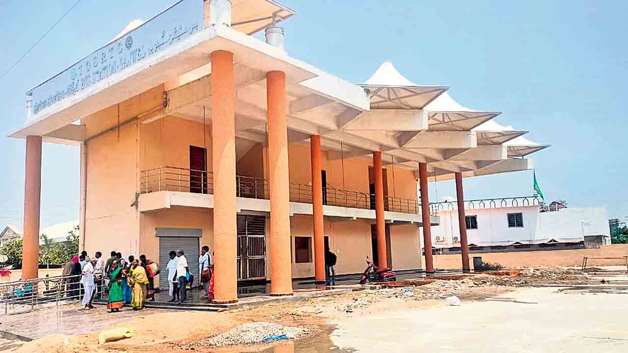 ఎన్నాళ్లీ.. ఎదురుచూపులు