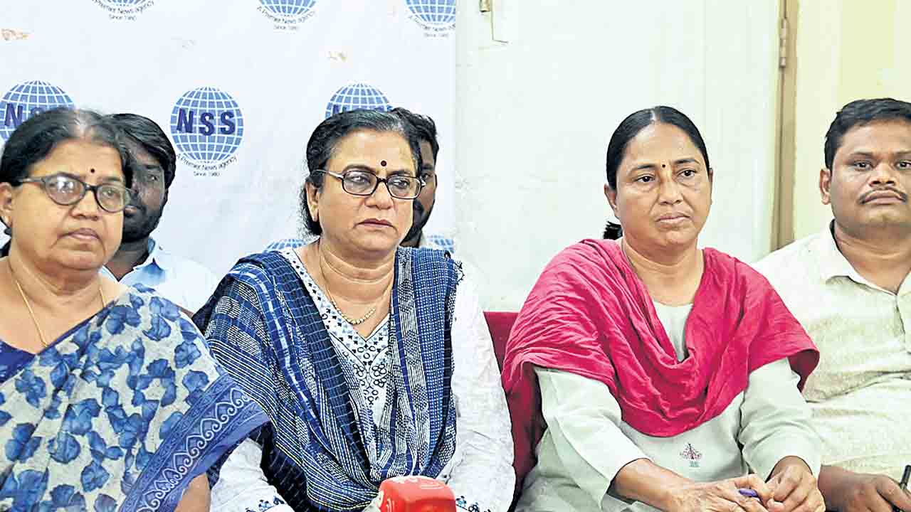 నాదర్‌గుల్‌పై విచారణ జరిపించాలి.. పీవోడబ్ల్యూ, ఐఎఫ్‌టీయూ, పీవైఎల్‌ డిమాండ్‌