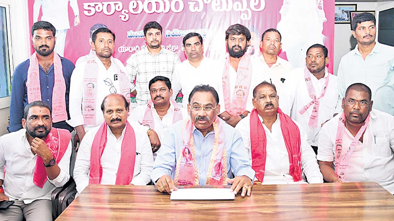 దమ్ముంటే రాజీనామా చేసి మళ్లీ గెలువు!