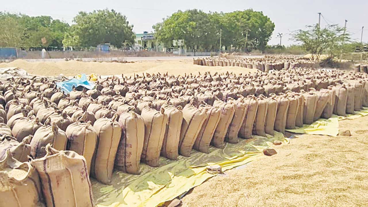 మంత్రుల ప్రకటనలు బక్వాస్‌ !