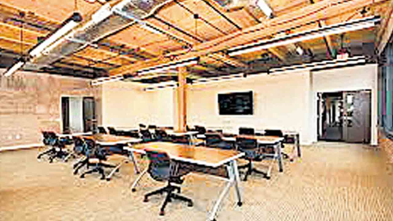 ఆఫీస్‌ స్పేస్‌.. ప్చ్‌.. హైదరాబాద్‌ సహా దేశంలోని 7 ప్రధాన నగరాల్లో 1 శాతం క్షీణించిన లీజింగ్‌