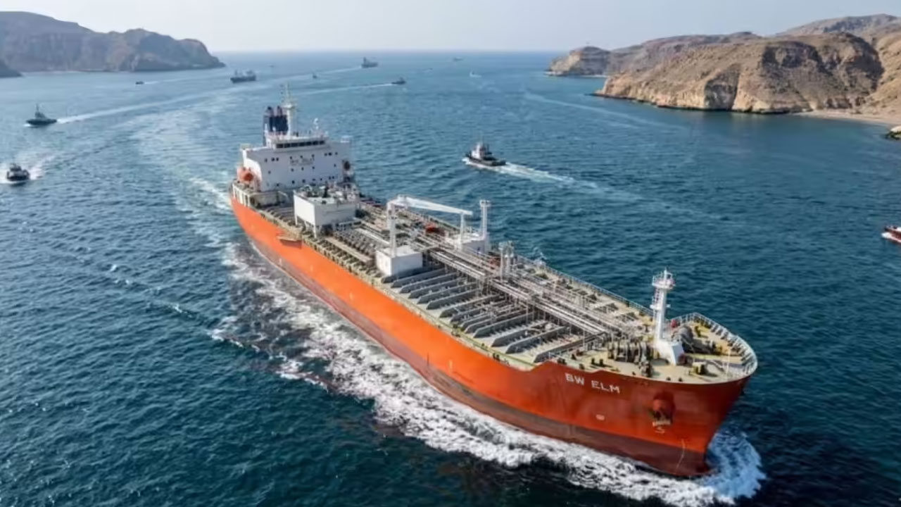 Jag Vikram | కాల్పుల విరమణ తర్వాత హర్మూజ్‌ దాటిన భారత తొలి ఎల్పీజీ ట్యాంకర్‌ జగ్‌ విక్రమ్‌