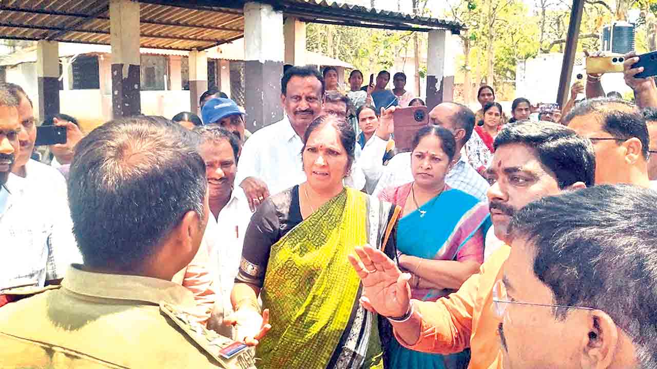 గద్దెనెక్కి మోసం చేస్తున్న కాంగ్రెస్‌.. ఆర్టీసీ కార్మికులకు ఇచ్చిన హామీలు నెరవేర్చాలి