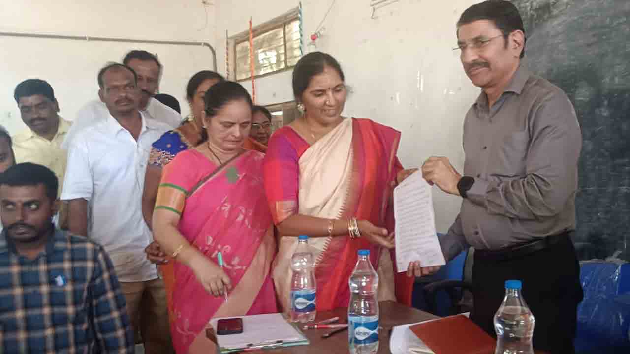 Padma devender reddy | విద్యార్థులకు కనీస మౌలిక వసతులు కూడా లేవు : పద్మా దేవేందర్ రెడ్డి