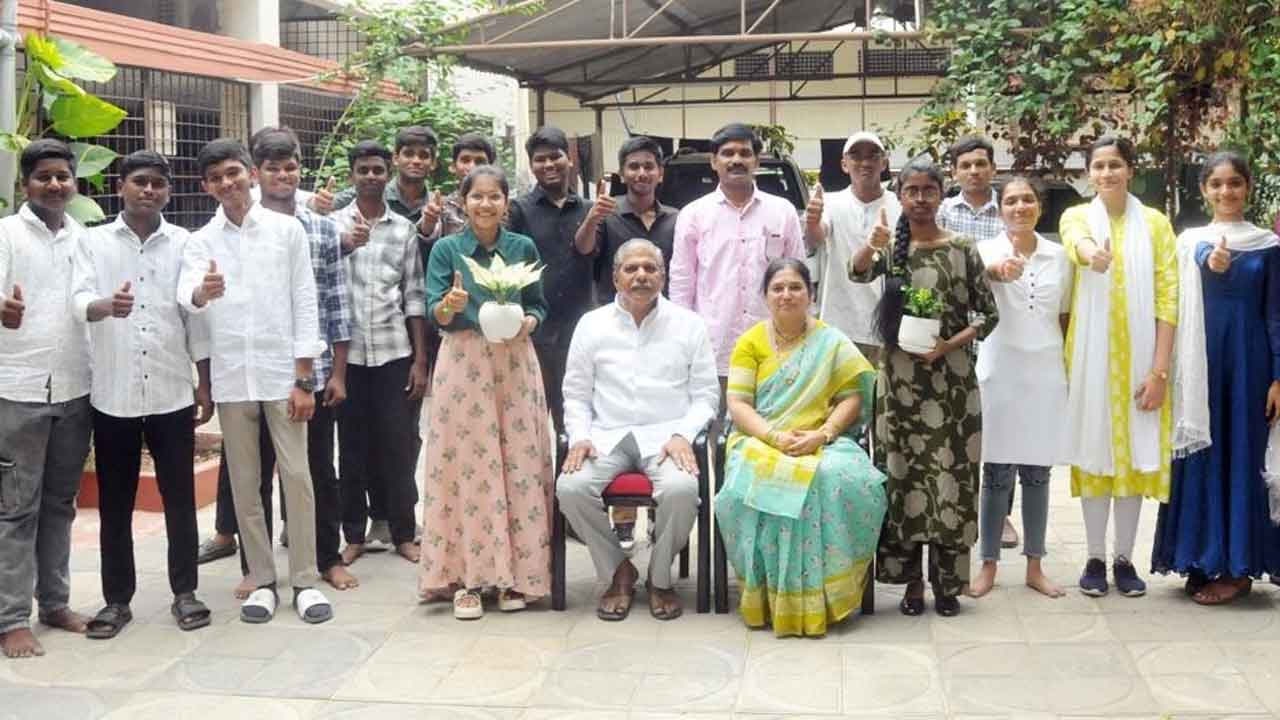 పది ఫలితాల్లో పంచవటి విజయకేతనం