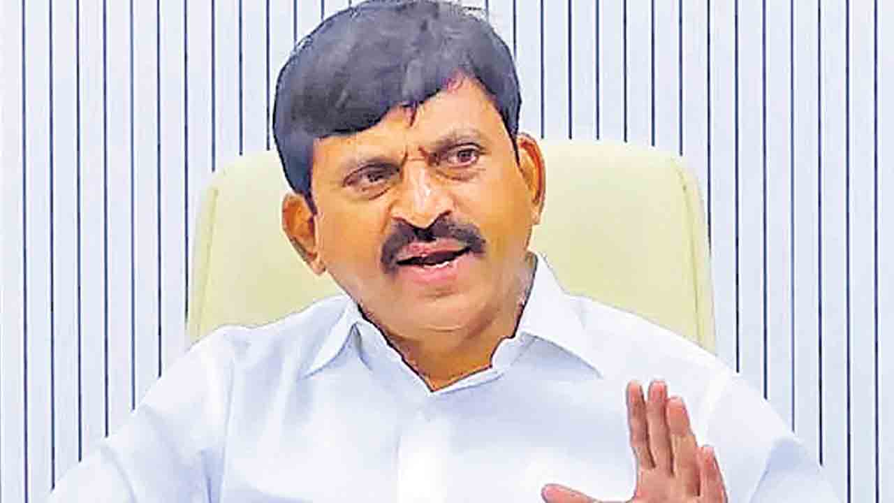 ఇందిరమ్మపై కలెక్టర్లకు మరిన్ని బాధ్యతలు