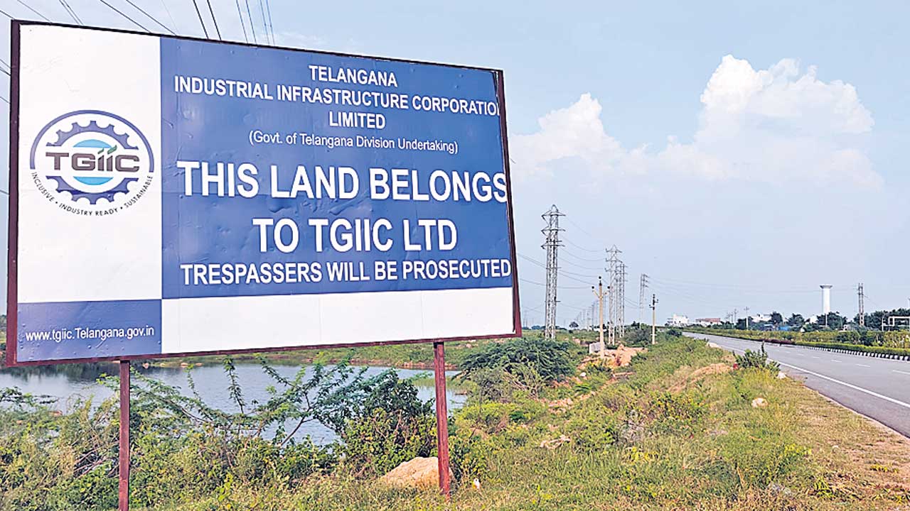 ఫార్మా ప్లాట్ల డాక్యుమెంట్లు ఇచ్చేదెప్పడో