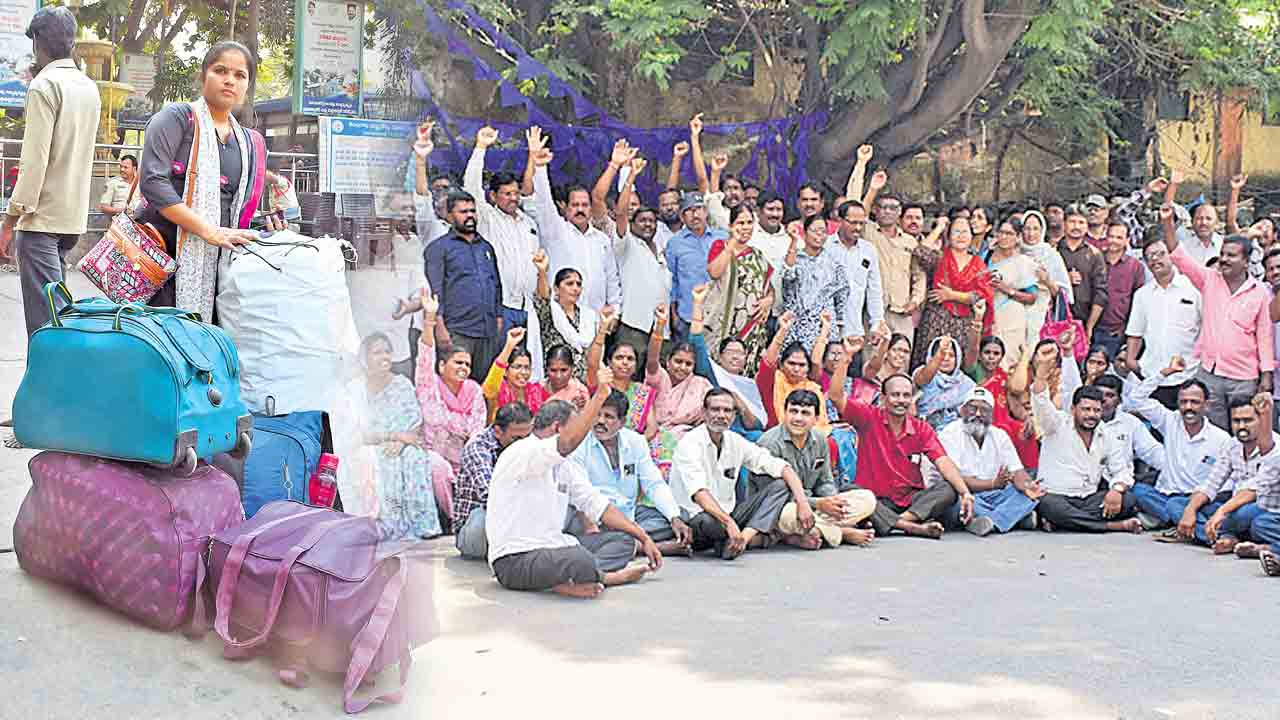 సమ్మె ఉద్యతం.. సాగని ప్రయాణం