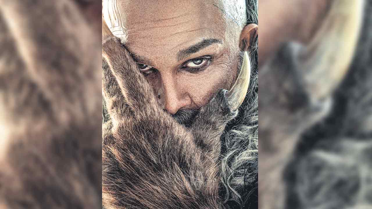 అందరి ఊహలకు మించి రాకా