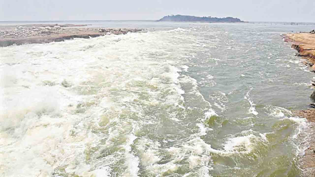 రంగనాయక సాగర్‌లోకి నీటి పంపింగ్‌