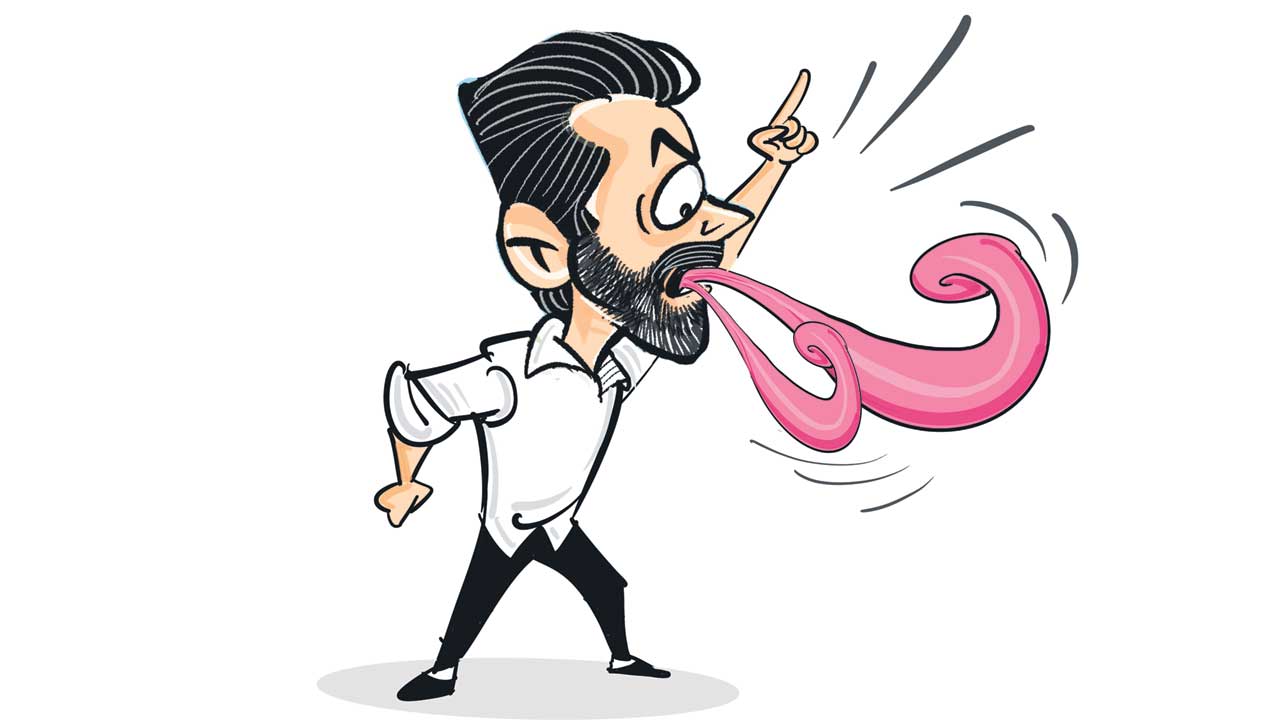 డబుల్‌ డెక్కర్‌పై కాంగ్రెస్‌ డబుల్‌ టోన్‌