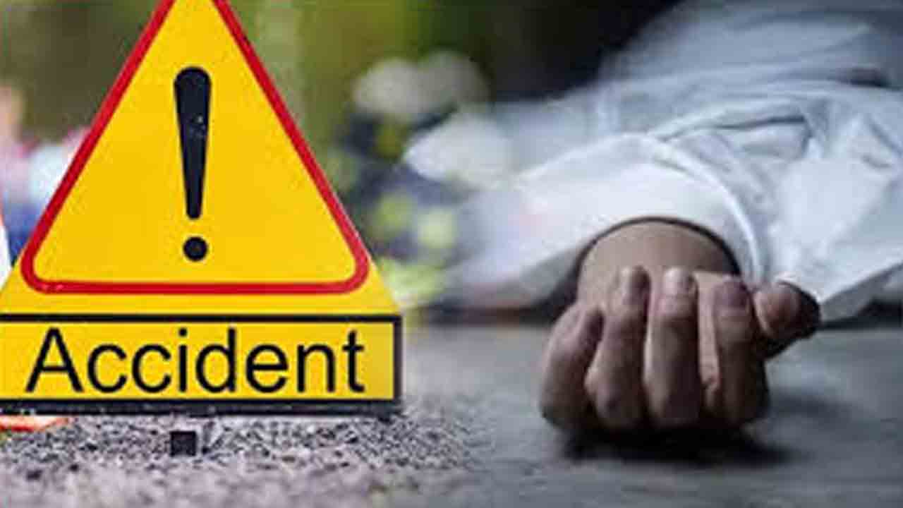 రోడ్డు ప్రమాదంలో యువకుడి మృతి