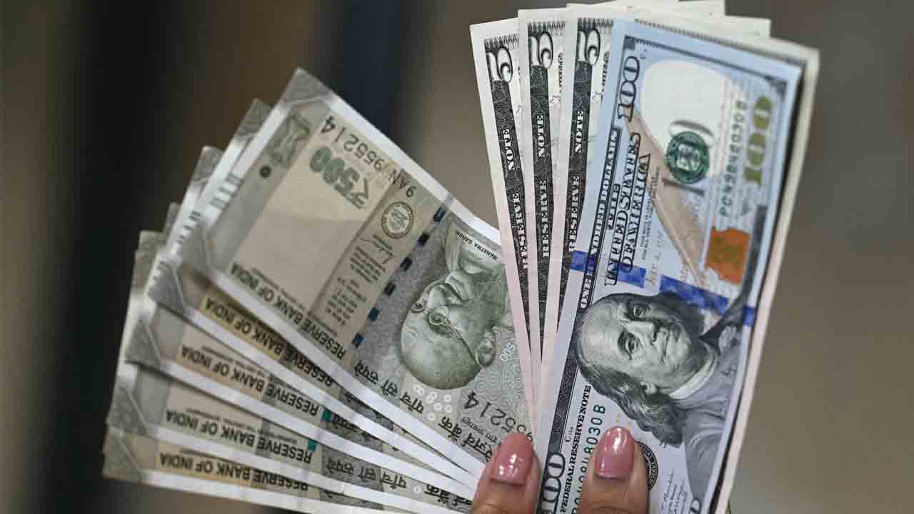 రూపీ లాంగ్‌ జంప్‌