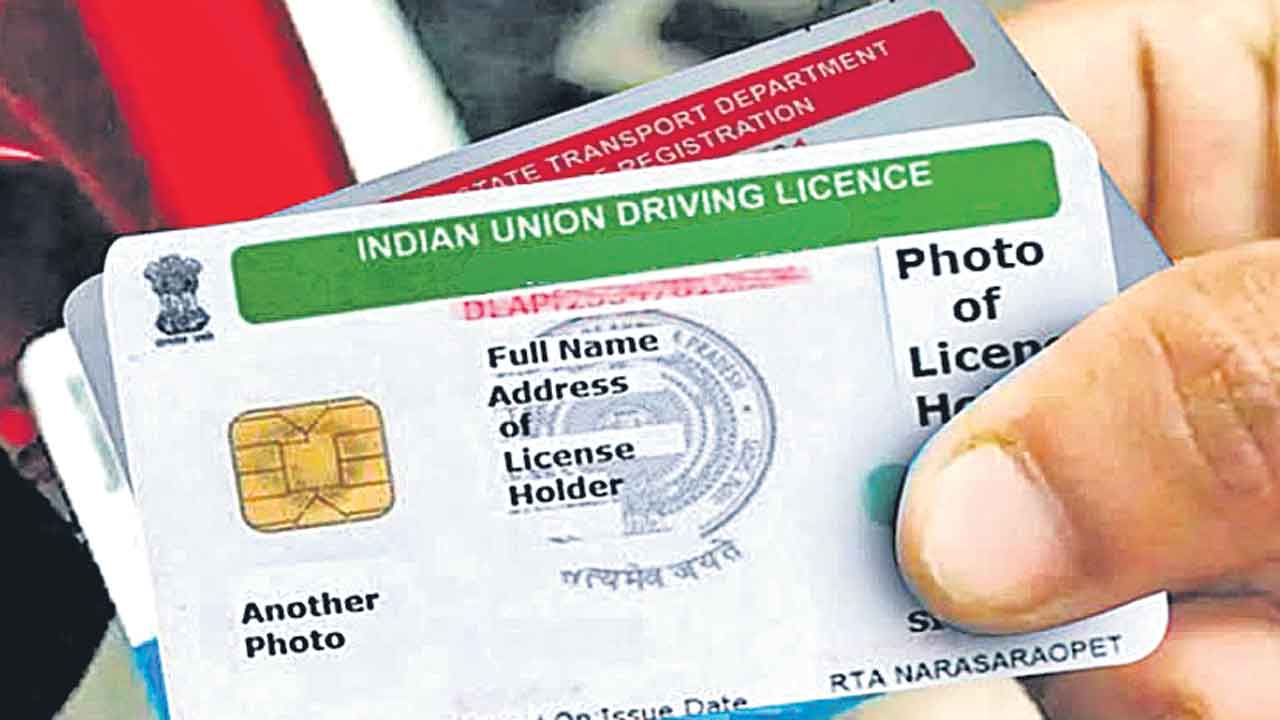 స్మార్ట్‌ ప్రాబ్లమ్‌.. ఆర్టీఏ నిర్లక్ష్యం.. వాహనదారులకు ఇక్కట్లు